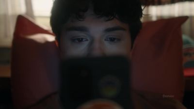 [Upbeat music playing] - Primo