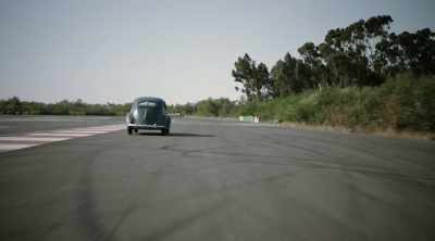 (upbeat music) - The Cars That Made the World