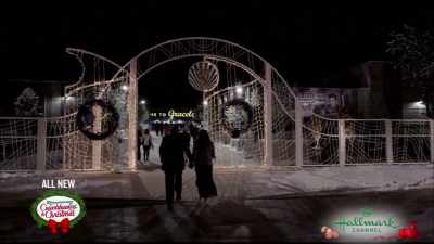 (upbeat music) - Christmas at Graceland: Home for the Holidays