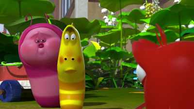 [upbeat music] - Larva Family