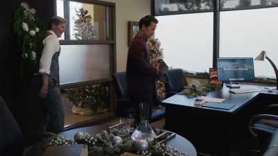 (upbeat music) - A Big Fat Family Christmas