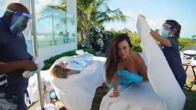 [upbeat music] - The Real Housewives Ultimate Girls Trip
