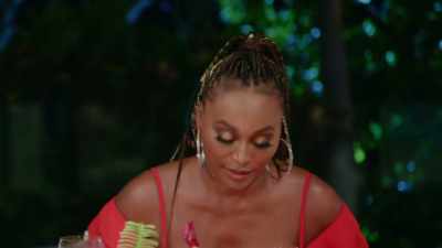 [upbeat music] - The Real Housewives Ultimate Girls Trip