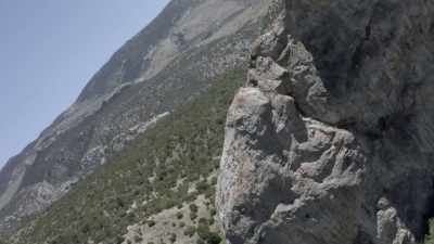 (upbeat music) - Horror in the High Desert