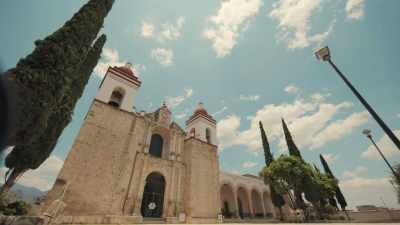 [upbeat music] - Eva Longoria: Searching for Mexico