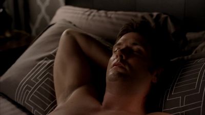 [UPBEAT POP MUSIC PLAYING
OVER SPEAKERS] - True Blood