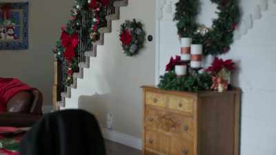 (uplifting music) - A Christmas of Wonders