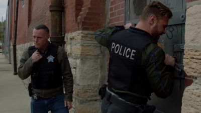 - Upton's inside, Sarge. - Chicago P.D.