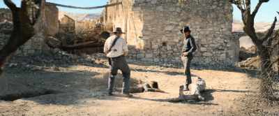 [urine splatters]
[Cooper laughs] - Gunfight at Dry River
