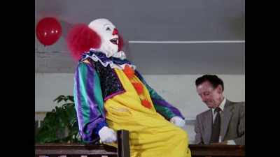 Urrah, urrah, urrah, - Pennywise: The Story of IT