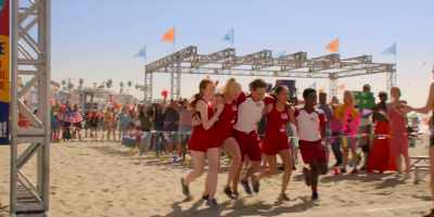 USA! USA! USA! USA! - Malibu Rescue: The Next Wave
