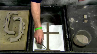 USING MORE
STAINLESS-STEEL POWDER, - How It's Made