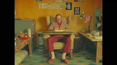 Using the ruler, he positioned
his face 16 inches from the candle, - The Wonderful Story of Henry Sugar