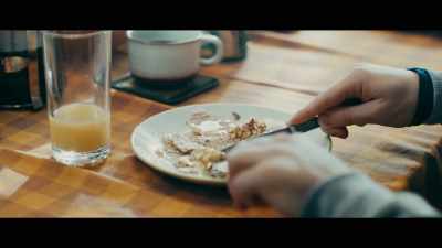 -[utensil clatters]
-[Ogilvy chuckles] - War of the Worlds: The Attack