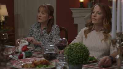 [utensils clatter] - Christmas a la Mode
