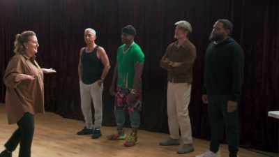 V-1, okay?
Gentlemen, are you ready? - The Real Full Monty