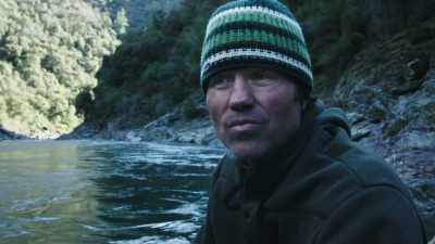 Và sự tổn thương là con đường phía trước. - The River Runner