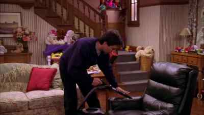 [vacuum cleaner whirring] - Everybody Loves Raymond