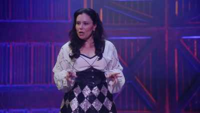 Vaginul e un organ
care se curăță singur, bine? - Alex Borstein: Corsets & Clown Suits
