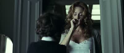 - Vale, sino quieres bajar, no bajes. - The Orphanage