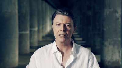 - ♪ Valentine told me
who's to go ♪ - David Bowie: The Last Five Years