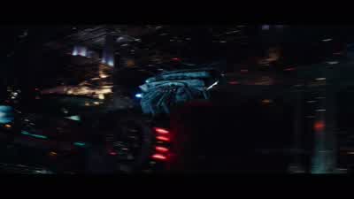 Valerian, hold still. - Valerian and the City of a Thousand Planets