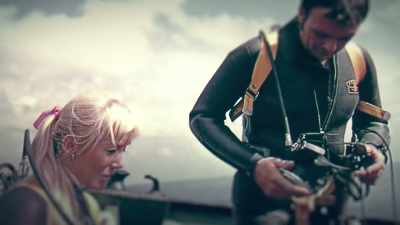 VALERIE: When it was decided
that we would leave the cage, I thought, - Playing with Sharks