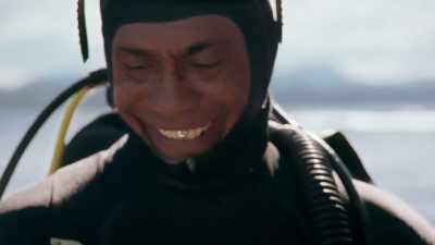 -VALERIE: Yeah. They come in.
-(CHUCKLES) - Playing with Sharks
