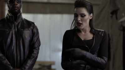 Vampire girl, falling
in love with a human boy - Age of the Living Dead
