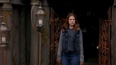 Van: Funny thing about a willow hoop... - The Originals
