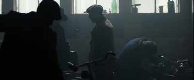 -Van Tuyl himself, that's an honour.
-Scared you, didn't I? - The Resistance Banker