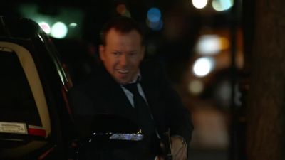Vance, get down! - Blue Bloods