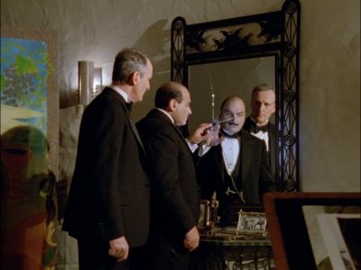 -[Vanda] I told you
Safra is never wrong. - Agatha Christie's Poirot