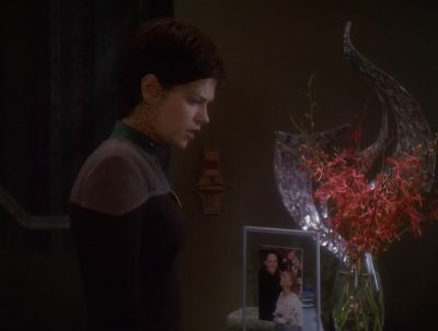 Vanderweg's husband
is a micropaleontologist on Mora V. - Star Trek: Deep Space Nine