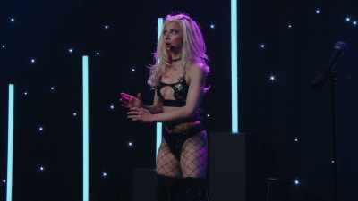 (Vanessa grunts loudly) - Courtney Pauroso: Vanessa 5000