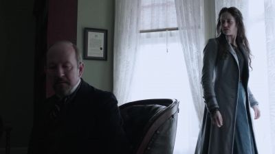 Vanessa, it's very important to me that you sit down now. - Penny Dreadful