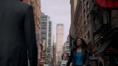 - VAN'S SET UP
AND READY TO GO. - White Collar