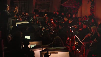 Vas a recibir un don, abrirás la puerta, - Encanto at the Hollywood Bowl