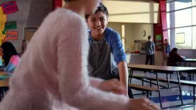 Vas happenin?
(chuckles) - Andi Mack
