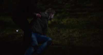 - Vaughn. Vaughn, get up. Vaughn.
- I guess I can't. - Calibre