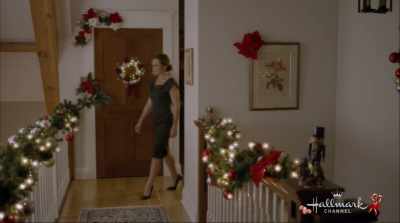 ♪ 'Ve hung the ornaments ♪
♪ with care ♪ - Reunited at Christmas