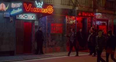 [Veebie] You know,
where there's people, - Cabaret Maxime