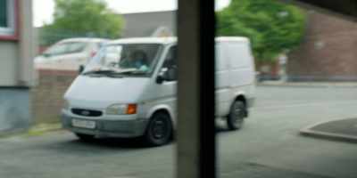 VEHICLE APPROACHES - The Responder