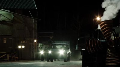 [Vehicle approaching] - Arrow