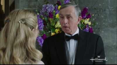 - Vem brincar!
- Sim! - Royally Ever After