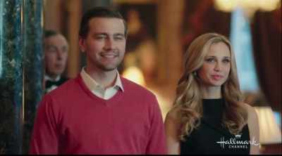 Verá. Viveremos felizes
até à velhice. - Royally Ever After