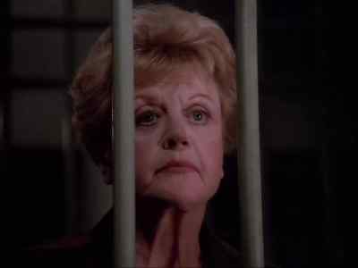 Veronica, could you make a phone call
before your court appearance? - Murder, She Wrote