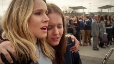 Veronica, how does it feel to be a hero? - Veronica Mars
