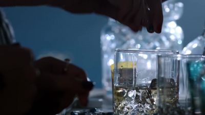 - VERONICA: What is that?
- Muscle relaxer. - Riverdale