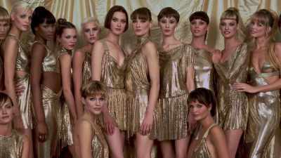 [Versace] It's "Not be afraid
of what you are," - The Super Models